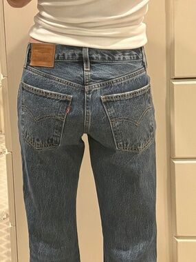 Levi’s Women’s Middy Ankle Bootcut Jean 24 x 29 Medium Wash EXCELLENT